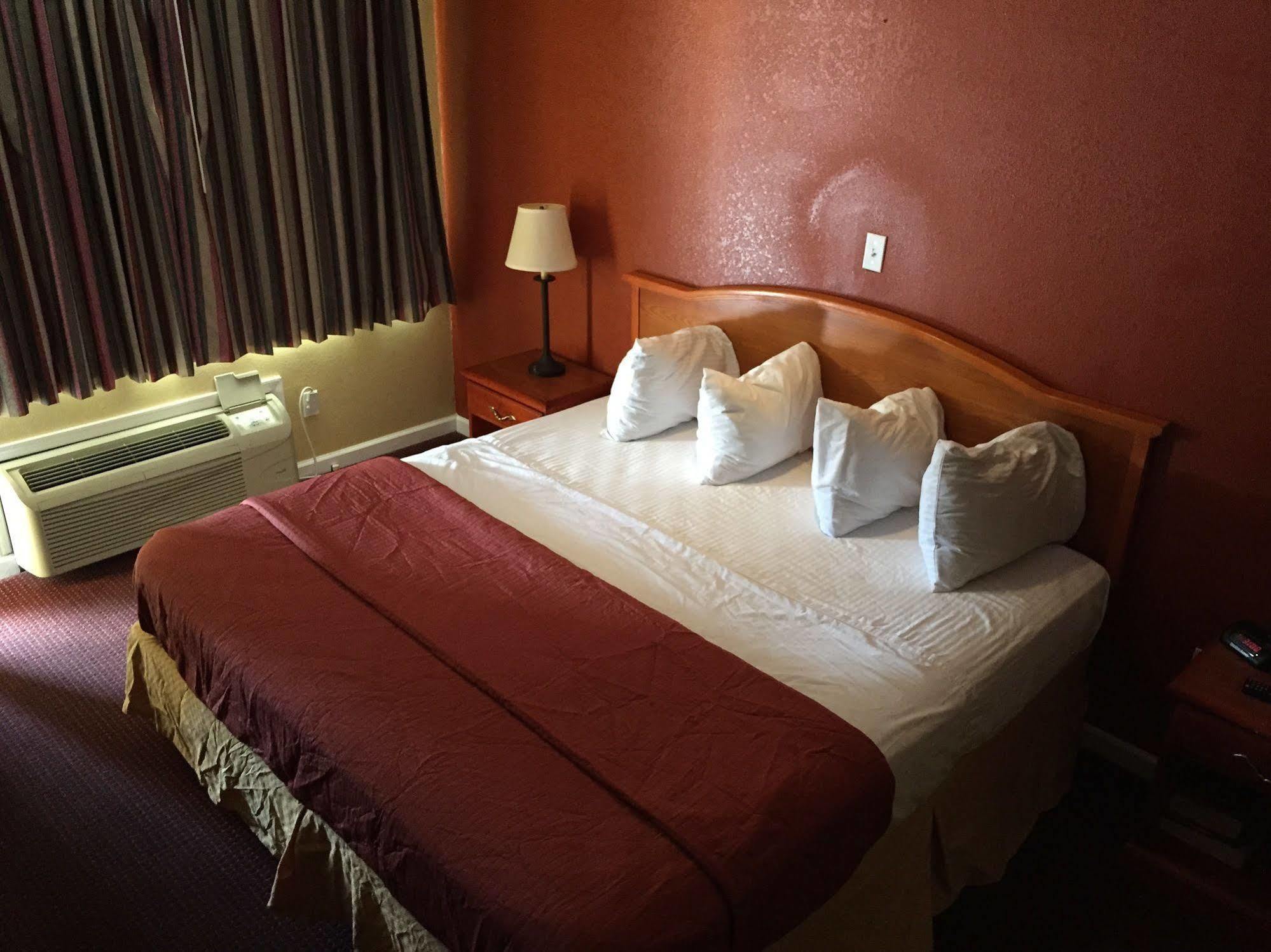 Vista Inn & Suites Beale Street Мемфис Экстерьер фото